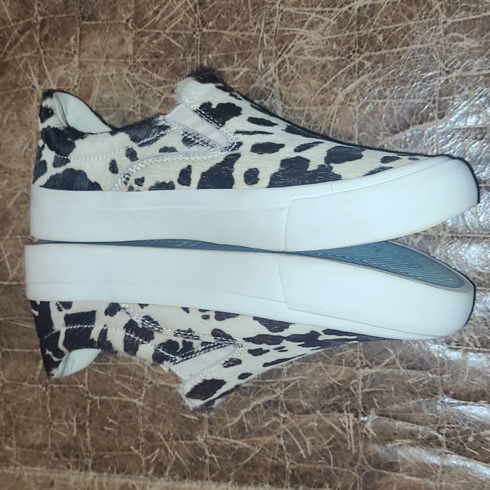 SeaVees Hawthorne Slip On Cow Print Sneakers. Size 7 Womens. - Picture 3 of 8